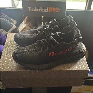 Yeezy 350 Bred